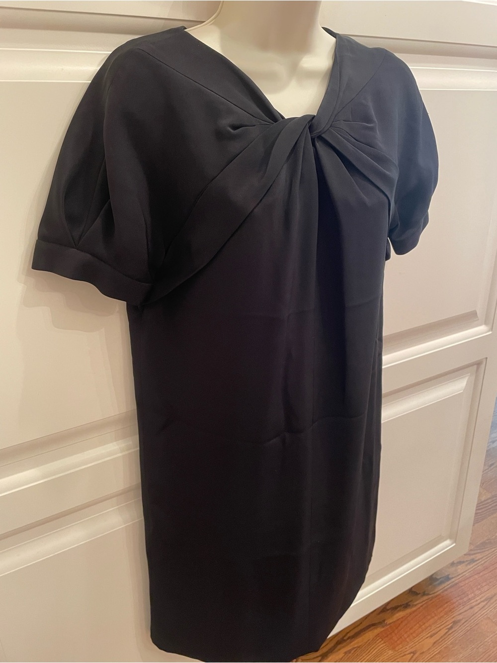 Magaschoni black silk shift dress sz 6